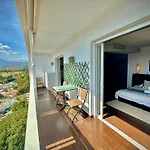 Apartamento Con Vistas Al Mar En Nueva Andalucia Marbella