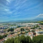 Apartamento Con Vistas Al Mar En Nueva Andalucia Marbella