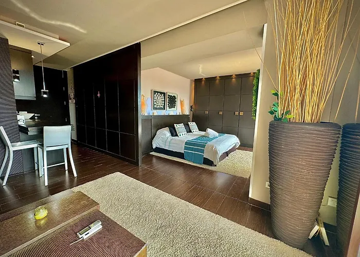 Apartamento Con Vistas Al Mar En Nueva Andalucia Marbella