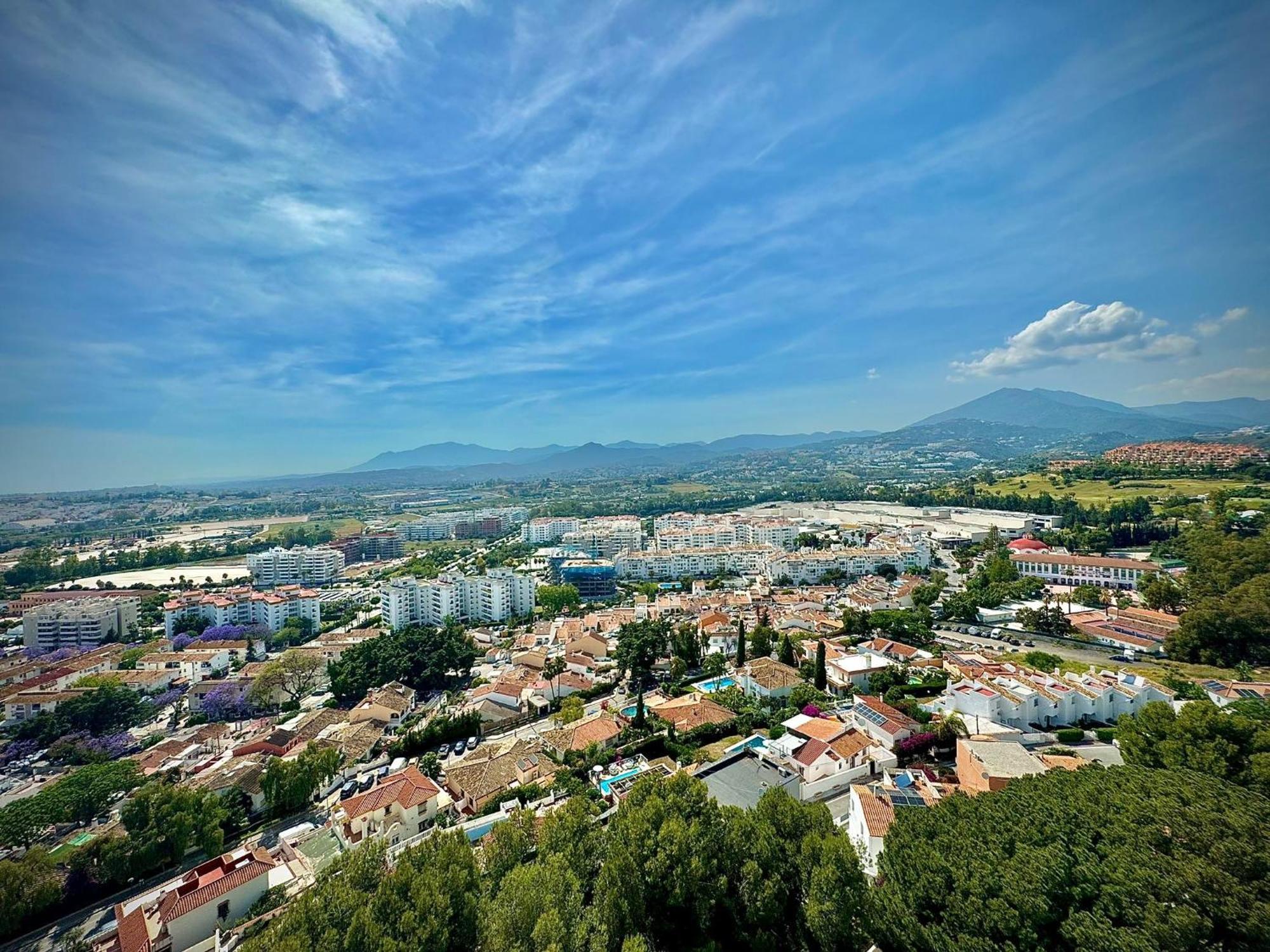 Con Vistas Al Mar En Nueva Andalucia *